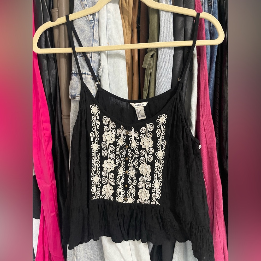 Black and white forever 21 tank size small